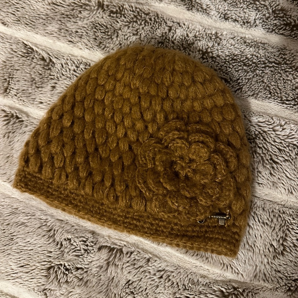 Fossil beanie